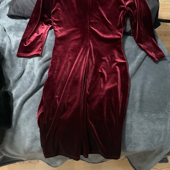 Burgundy Velvet Bodycon Dress - Picture 8 of 8